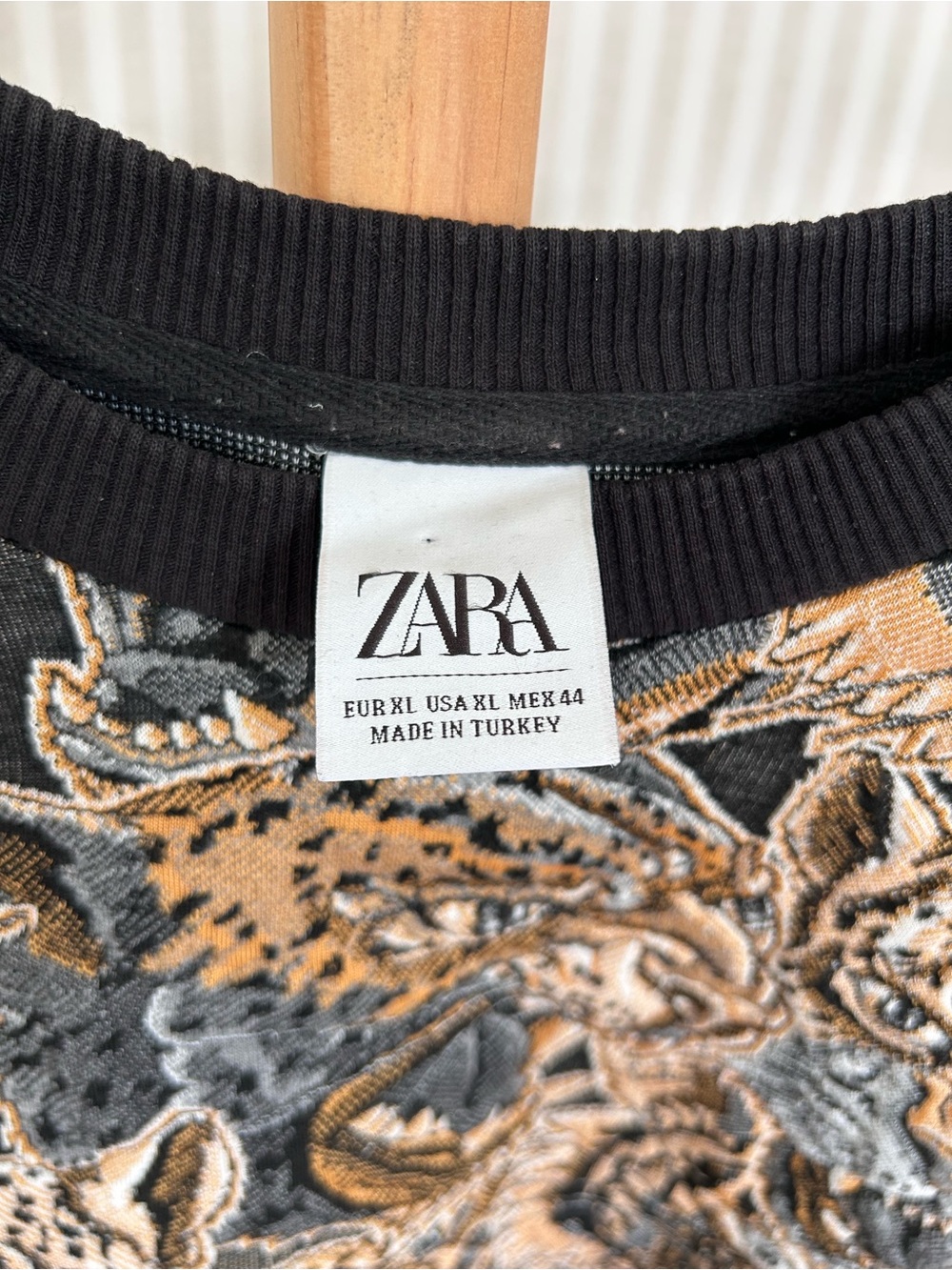 Zara Men's Jacquard Roaring Tiger Animal
Graphic Sweater Rare Size XL - Picture 6 of 8